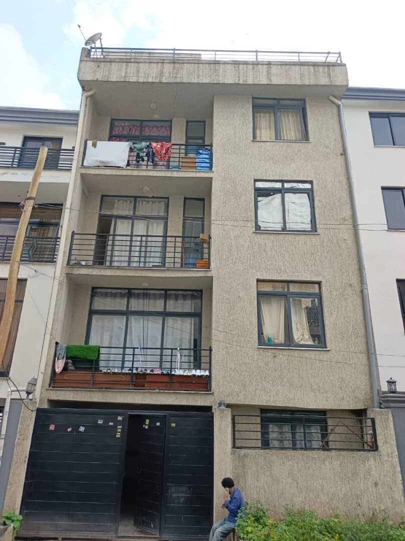 G+4 መኖሪያ ቤት - ሰሚት 72 አካባቢ