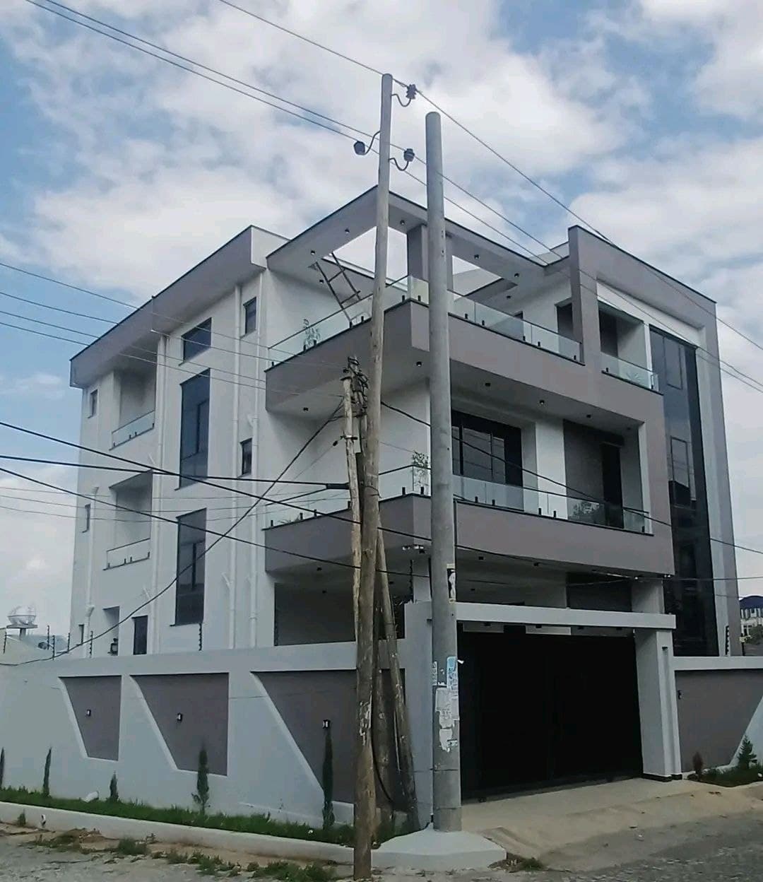 የሚሸጥ ሌግዤሪ መኖሪያ ቤት አያት ዞን - G+2+ ቴራስ — 1